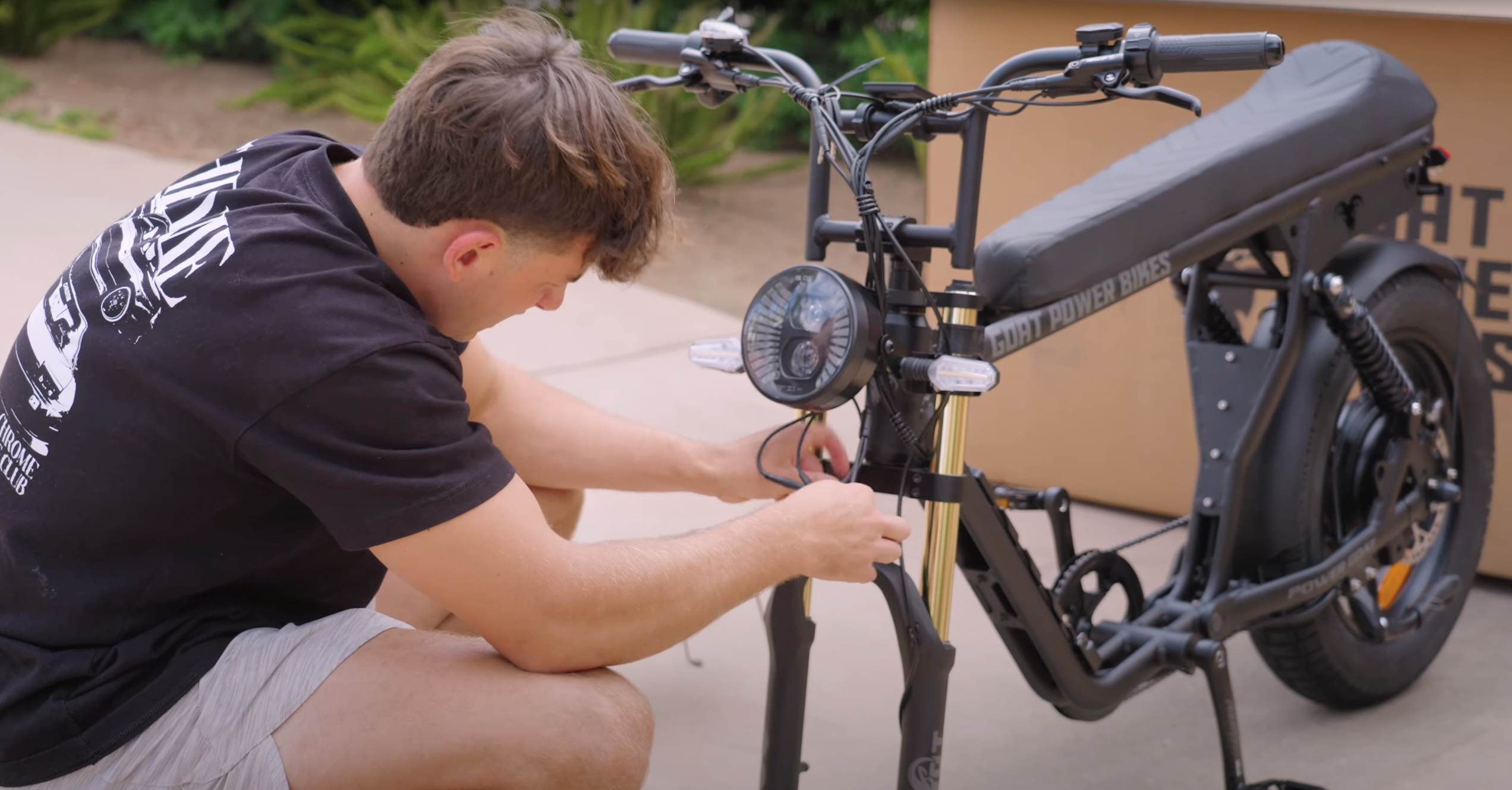 How To Assemble The Power Goat V3 E-Bike With A Professional Mechanic